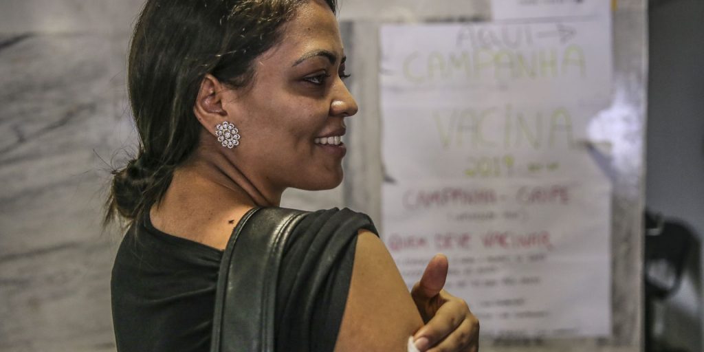 df-amplia-vacinacao-contra-gripe-para-populacao-acima-de-6-meses