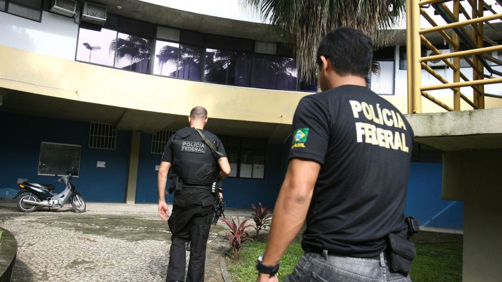 concurso-policia-federal-2025-tem-192-vagas-com-salarios-de-ate-r$-11-mil!