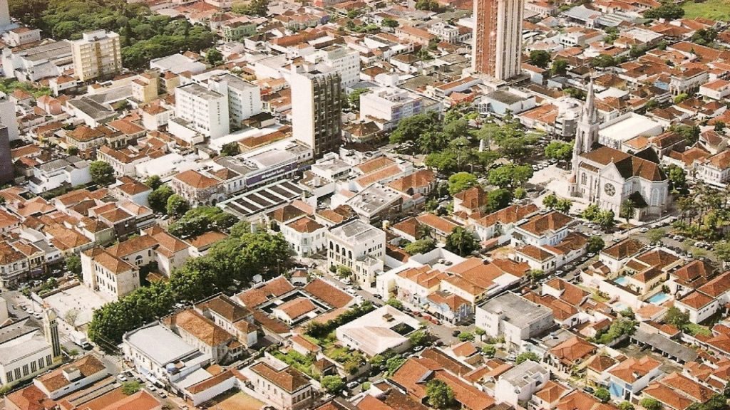 cidade-no-coracao-de-sao-paulo-encanta-com-tranquilidade-e-areas-verdes