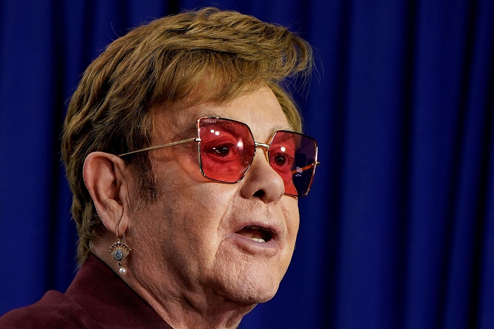 “criminoso”:-elton-john-condena-planos-de-direitos-autorais-de-ia-do-reino-unido
