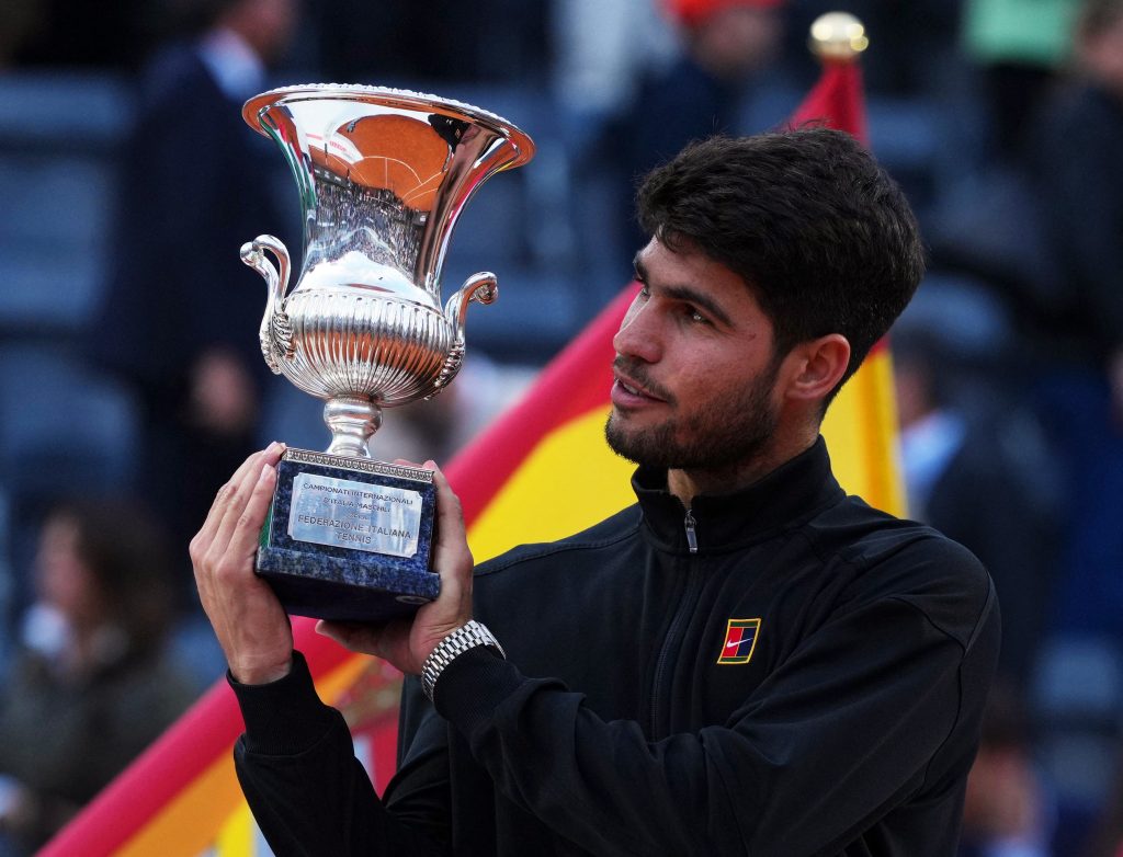 alcaraz-impoe-ritmo,-encerra-serie-invicta-de-sinner-e-conquista-masters-1000-de-roma