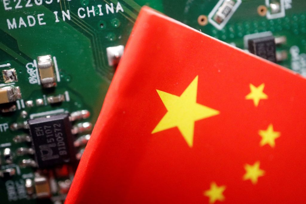 producao-industrial-da-china-resiste-a-tarifas,-vendas-no-varejo-decepcionam-em-abril