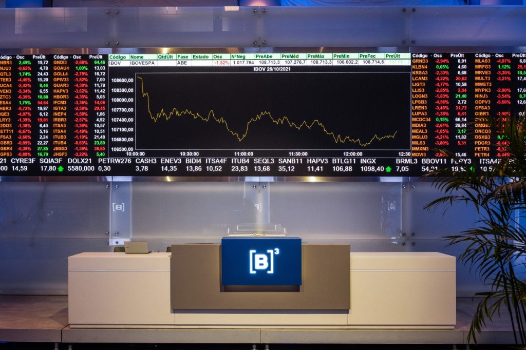 ibovespa-futuro-cai-em-linha-com-exterior-apos-rebaixamento-do-rating-dos-eua