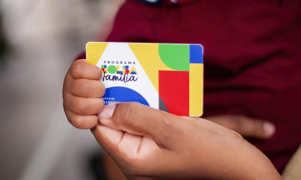 caixa-comeca-a-pagar-bolsa-familia-de-maio-hoje-(19)