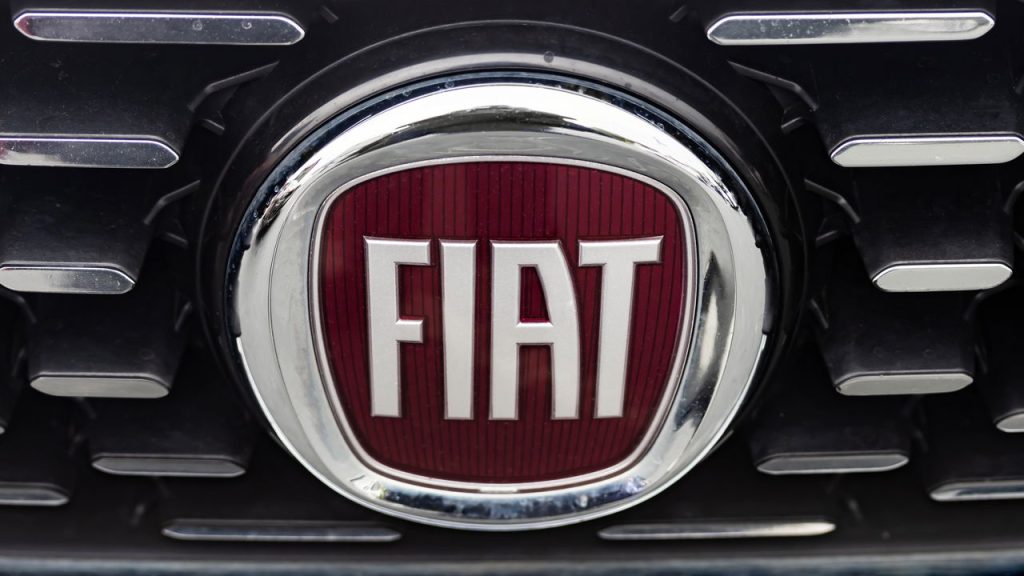 seda-compacto-da-fiat-ganha-destaque-em-2025-com-design-moderno-e-tecnologia