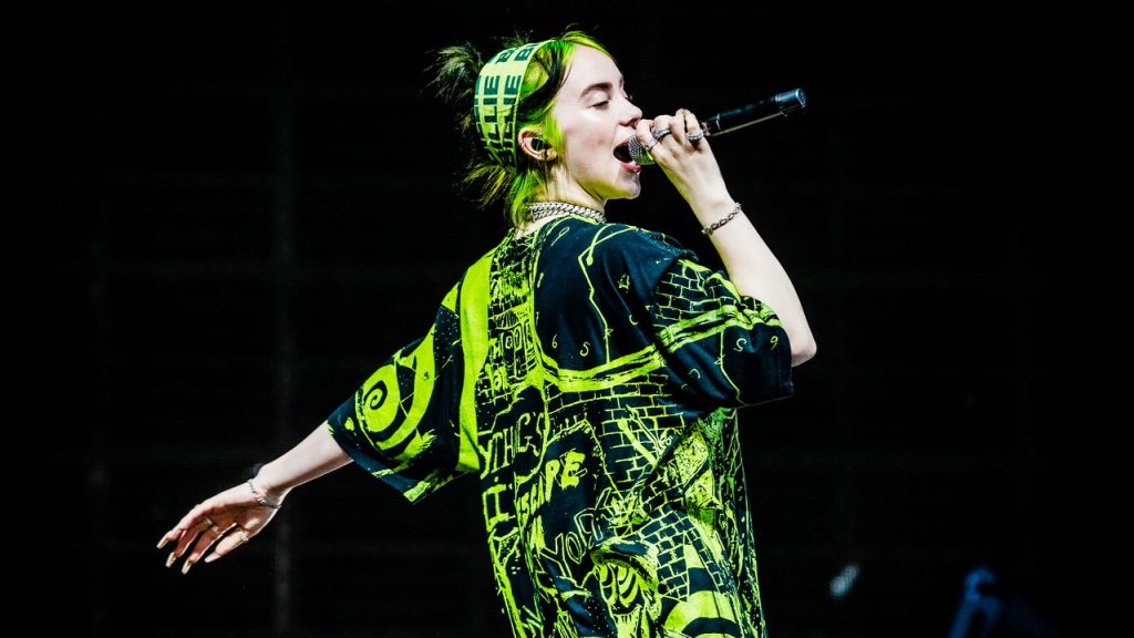 billie-eilish-acumula-fortuna-milionaria-e-redefine-a-musica-pop-aos-23-anos