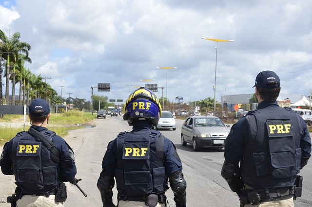 rodovias-amanhecem-liberadas-apos-ala-de-caminhoneiros-convocar-greve