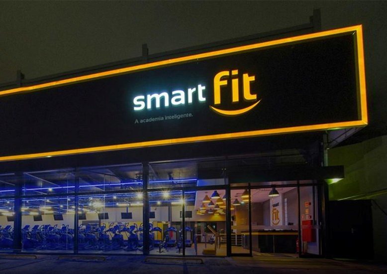 smart-fit-(smft3)-apresenta-balanco-solido-no-2t,-mas-por-que-acoes-cairam-quase-8%?