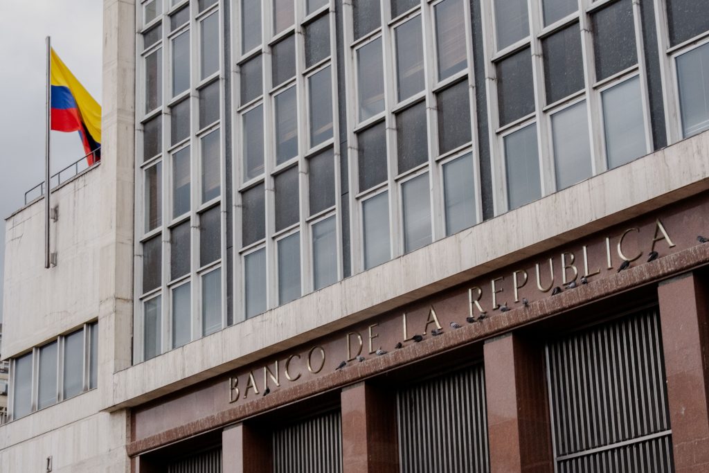 real-perde-espaco-para-peso-colombiano-como-principal-aposta-em-carry-trade