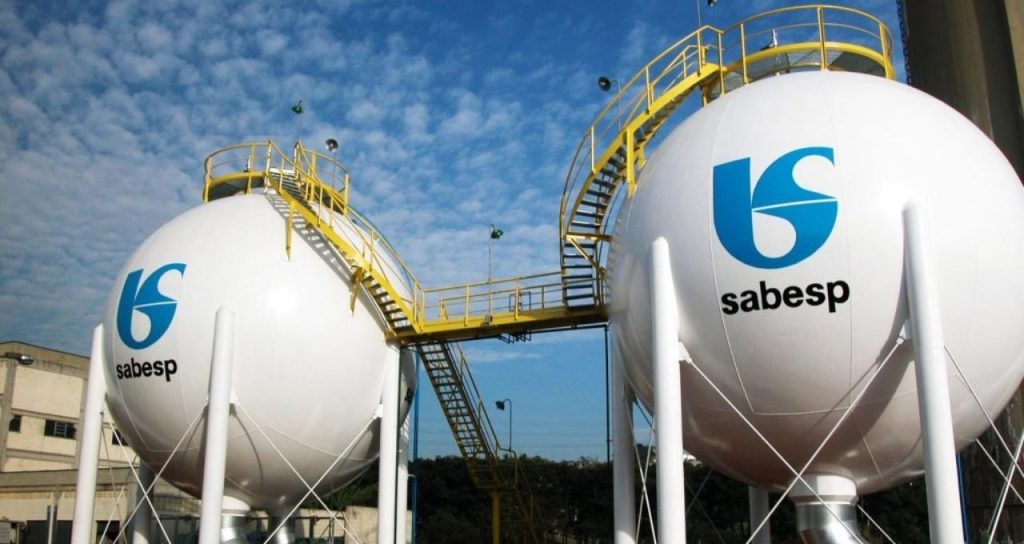 acoes-da-sabesp-(sbsp3)-desabam-8%-apos-lucro-cair-e-divida-aumentar
