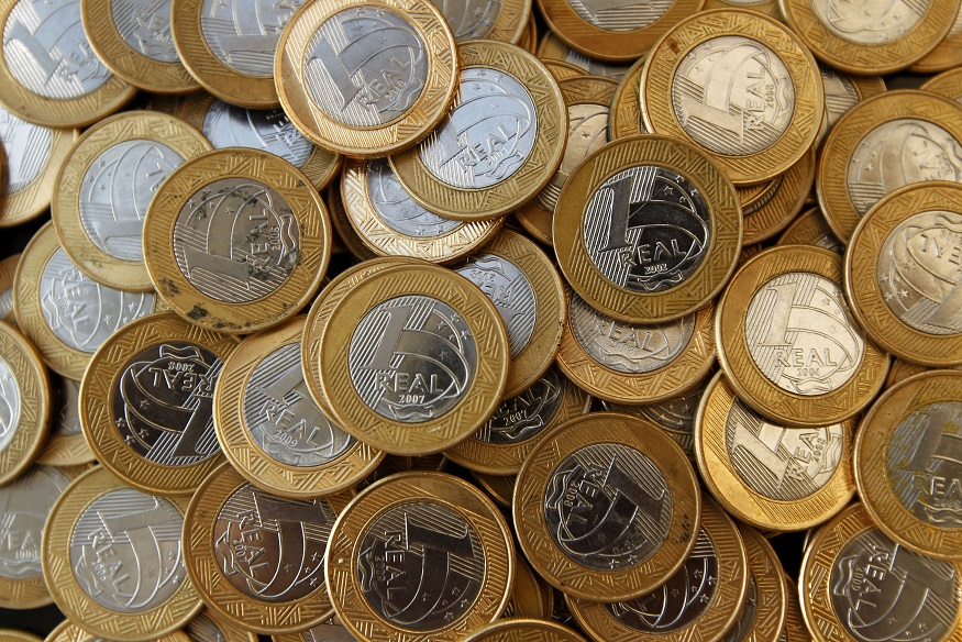 taxas-dos-dis-sobem-com-aversao-a-risco-no-brasil