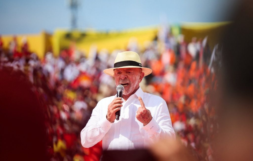 lula-diz-querer-quarto-mandato-para-impedir-volta-de-direita-que-‘ria-de-asfixiados’