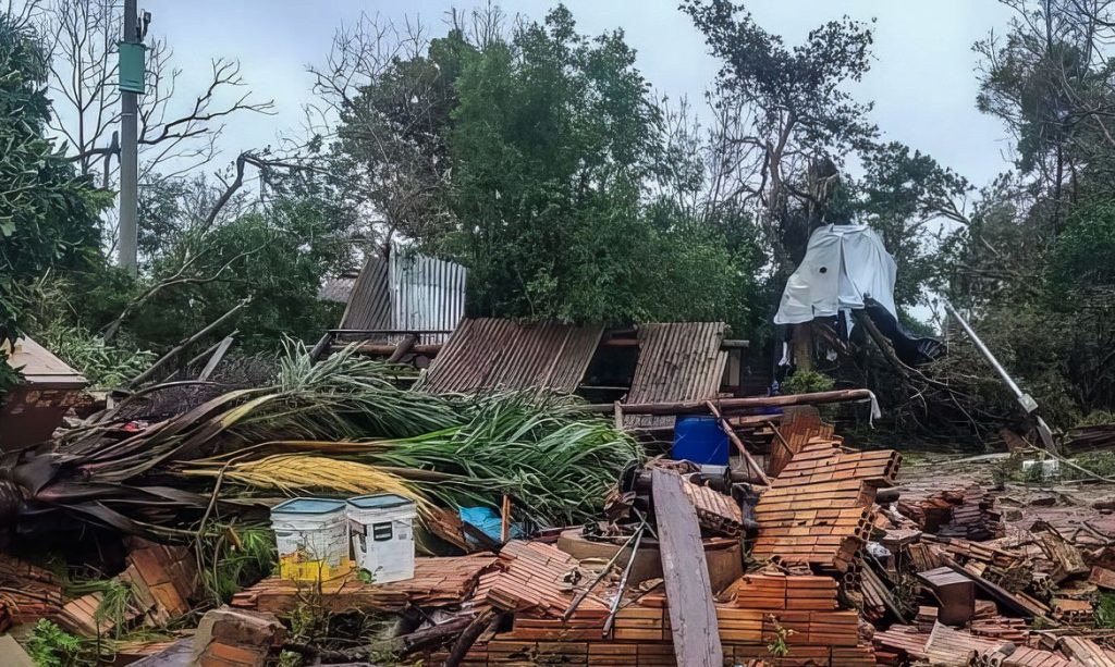 novo-ciclone-ameaca-sul-do-brasil-com-chuva-intensa,-granizo-e-ventos-de-ate-100-km/h