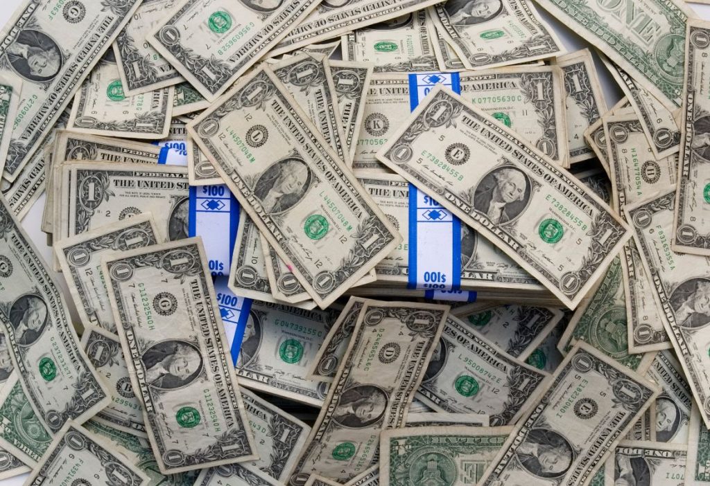 dolar-hoje-cai-com-estabilizacao-do-mercados-de-titulos-antes-da-ata-do-fed