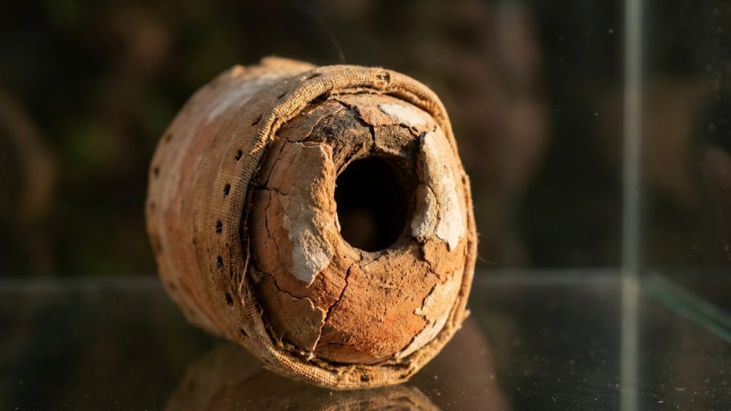 ha-mais-de-2.600-anos,-egipcios-ja-produziam-um-dedo-artificial-com-espaco-ate-para-colocar-uma-unha-falsa