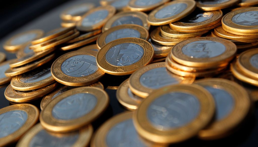 taxas-dos-dis-fecham-em-alta-com-treasuries-e-petroleo